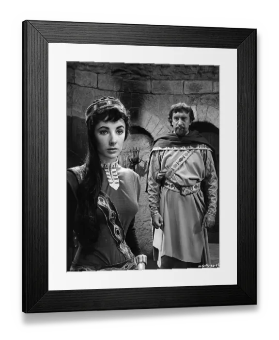 Framed Print : Ivanhoe. 1952: Elizabeth Taylor in an emotionally charged scene Framed Print : Ivanhoe. 1952: Elizabeth Taylor in an emotionally charged scene