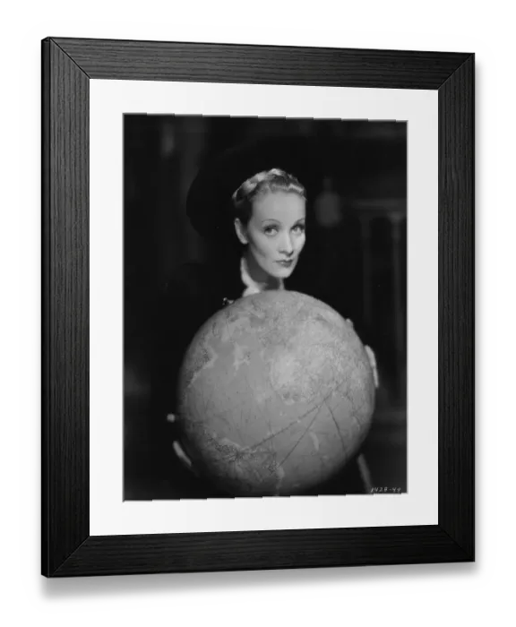 Framed Print : Marlene Dietrich Framed Print : Marlene Dietrich