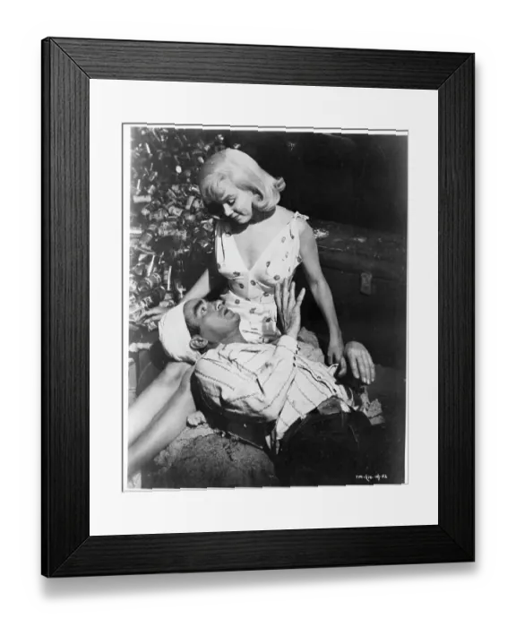 Framed Print : Montgomery Clift And Marilyn Monroe In The Misfits Framed Print : Montgomery Clift And Marilyn Monroe In The Misfits