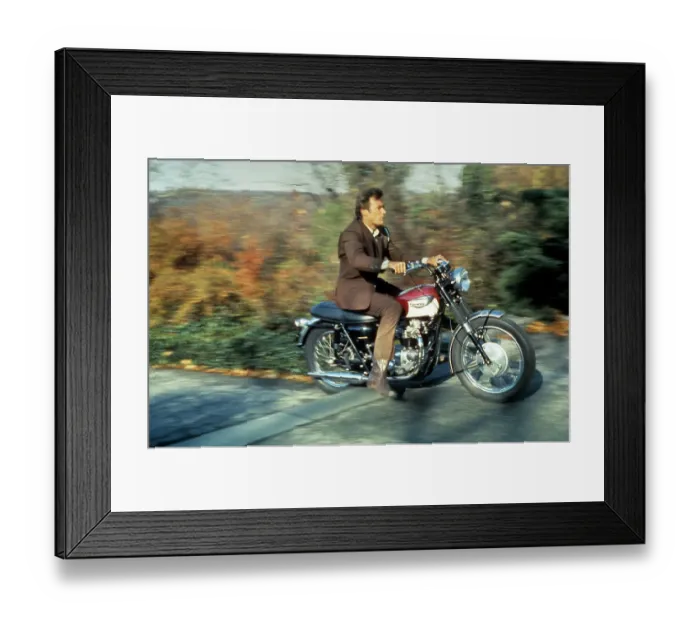 Framed Print : Clint Eastwood In Coogan's Bluff Framed Print : Clint Eastwood In Coogan's Bluff