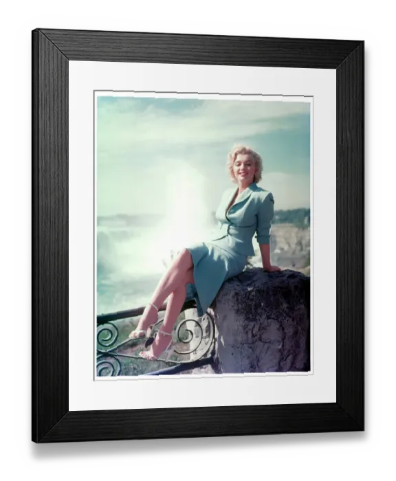 Framed Print : Marilyn Monroe In Niagara Framed Print : Marilyn Monroe In Niagara