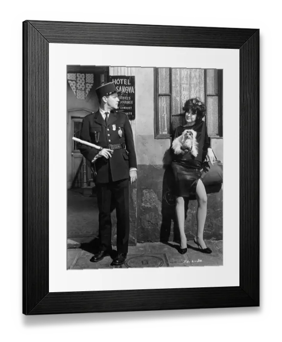 Framed Print : Shirley MacLaine In Irma la Douce Framed Print : Shirley MacLaine In Irma la Douce