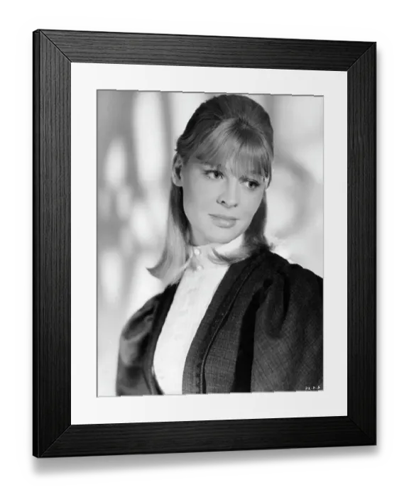 Framed Print : Julie Christie In Doctor Zhivago Framed Print : Julie Christie In Doctor Zhivago