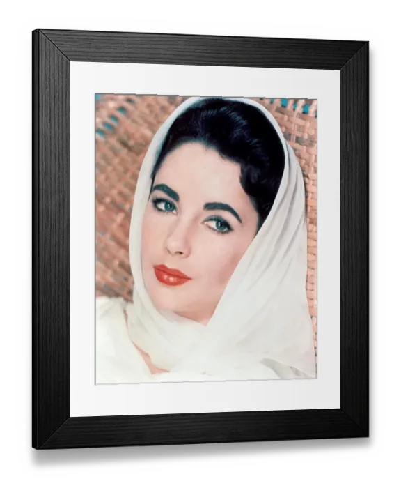 Framed Print : Elizabeth Taylor In Giant Framed Print : Elizabeth Taylor In Giant