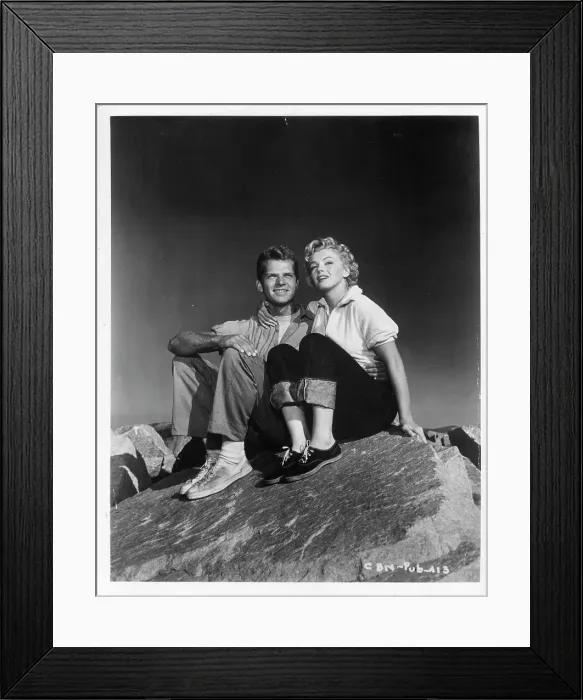 Framed Print : Keith Andes And Marilyn Monroe In Clash By Night Framed Print : Keith Andes And Marilyn Monroe In Clash By Night