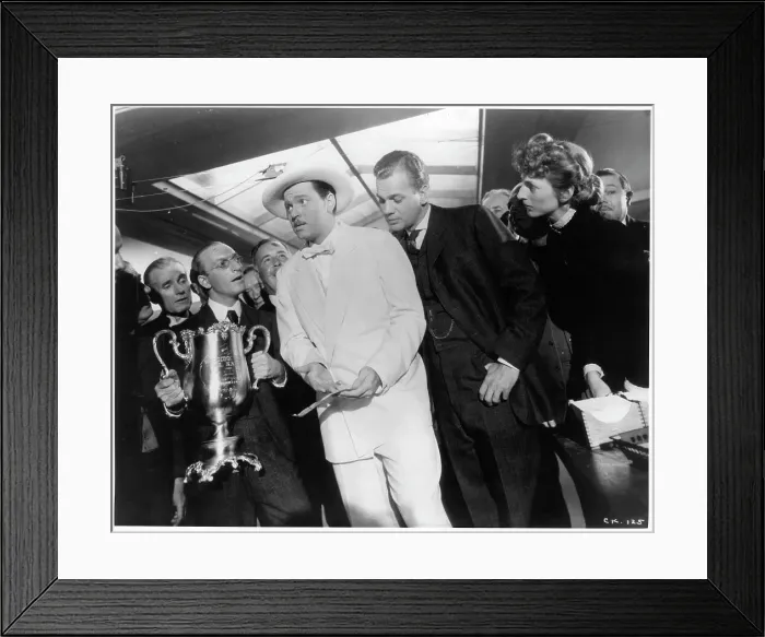 Framed Print : Orson Welles And Joseph Cotten In Citizen Kane Framed Print : Orson Welles And Joseph Cotten In Citizen Kane