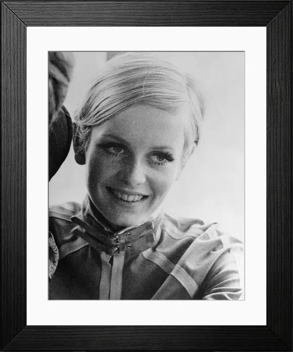 Framed Print : Twiggy In Hollywood Framed Print : Twiggy In Hollywood