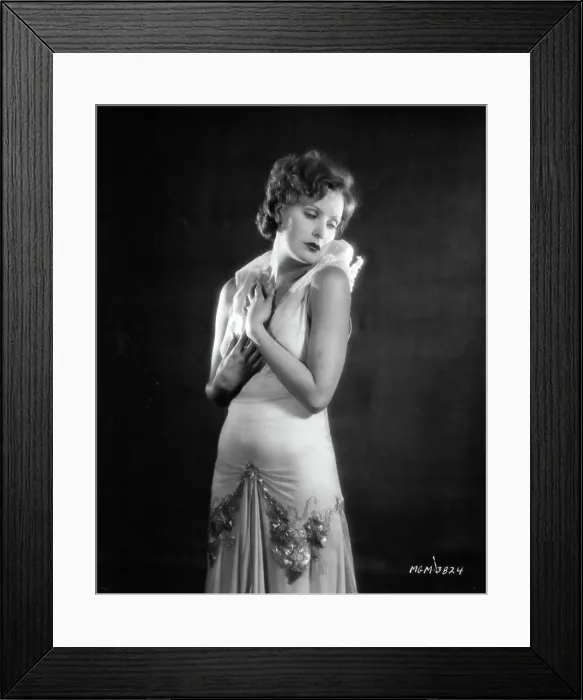 Framed Print : Greta Garbo Framed Print : Greta Garbo