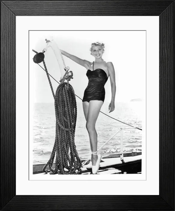 Framed Print : Rita Hayworth In The Lady From Shanghai Framed Print : Rita Hayworth In The Lady From Shanghai