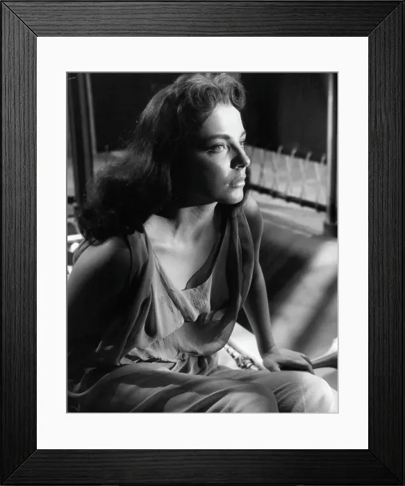 Framed Print : Joan Collin In Land Of The Pharohs