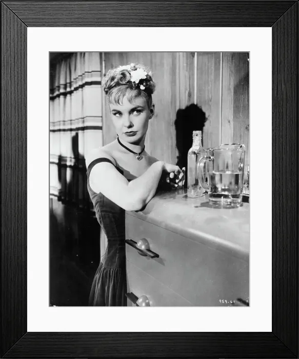 Framed Print : Joanne Woodward In The Three Faces Of Eve Framed Print : Joanne Woodward In The Three Faces Of Eve