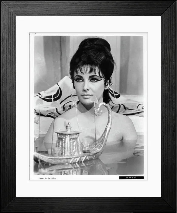 Framed Print : Elizabeth Taylor In Cleopatra Framed Print : Elizabeth Taylor In Cleopatra