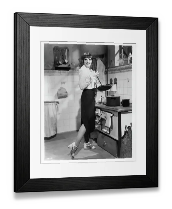Framed Print : Liza Minnelli In Cabaret Framed Print : Liza Minnelli In Cabaret