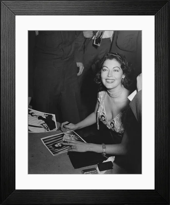 Framed Print : Ava Gardner In Berlin Framed Print : Ava Gardner In Berlin