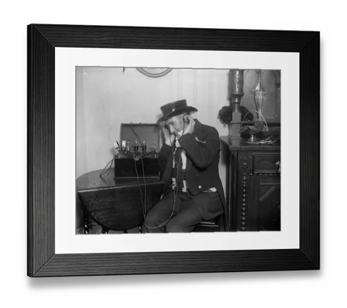 Framed Print : Valve Radio