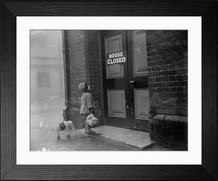 Framed Print : No Visitors Framed Print : No Visitors