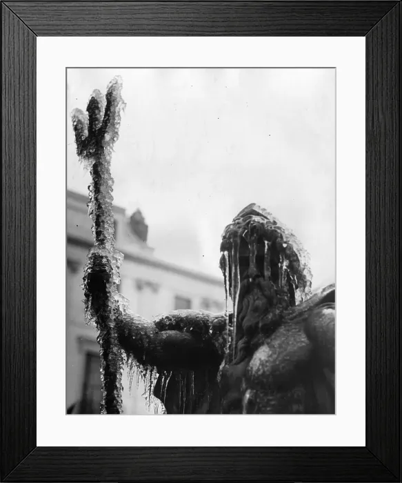 Framed Print : Ice King. 4th December 1933: A statue of Neptune covered with ice Framed Print : Ice King. 4th December 1933: A statue of Neptune covered with ice