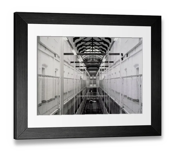 Framed Print : Wormwood Scrubs Prison, interior, London, England (B&W) Framed Print : Wormwood Scrubs Prison, interior, London, England (B&W)