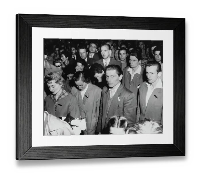 Framed Print : Hungarian Athletes Arriving For Melbourne Olympics