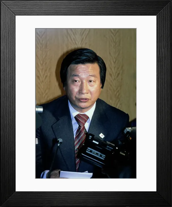 Framed Print : Lee Dong Bok