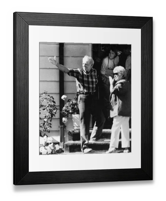 Framed Print : Captain Al Haynes And Darlene Haynes Arrive Home Framed Print : Captain Al Haynes And Darlene Haynes Arrive Home