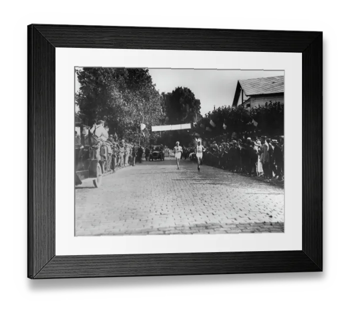 Framed Print : Running The Marathon At The Paris Olympics Framed Print : Running The Marathon At The Paris Olympics