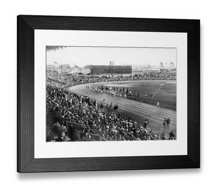 Framed Print : The Marathon At The Paris Olympics Framed Print : The Marathon At The Paris Olympics