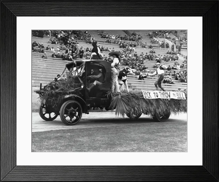 Framed Print : Fans At University Of South California Vs Iowa Game Framed Print : Fans At University Of South California Vs Iowa Game