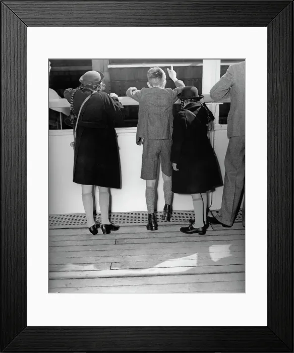 Framed Print : Refugees arrive in NYC Framed Print : Refugees arrive in NYC