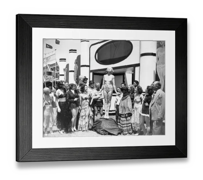 Framed Print : Veronica Gedeon In Sculpture Framed Print : Veronica Gedeon In Sculpture