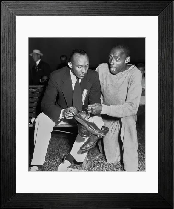 Framed Print : Jesse Owens And Barney Ewell Framed Print : Jesse Owens And Barney Ewell