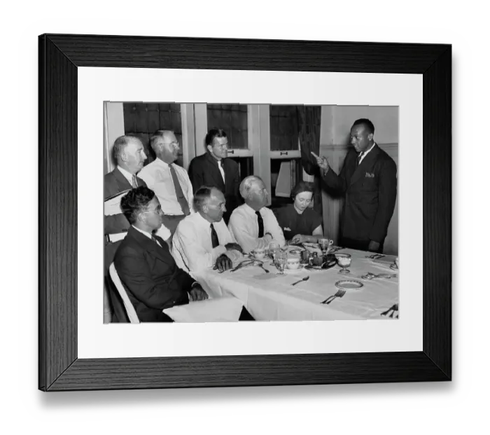 Framed Print : Jesse Owens Framed Print : Jesse Owens