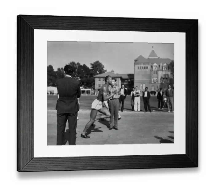 Framed Print : Jesse Owens Framed Print : Jesse Owens