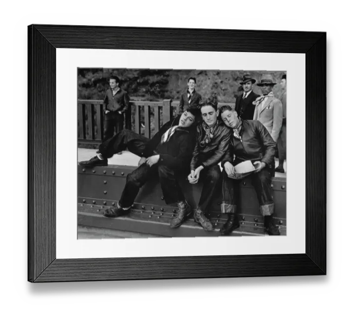 Framed Print : Schools Wait To Walk The Golden Gate Bridge Framed Print : Schools Wait To Walk The Golden Gate Bridge