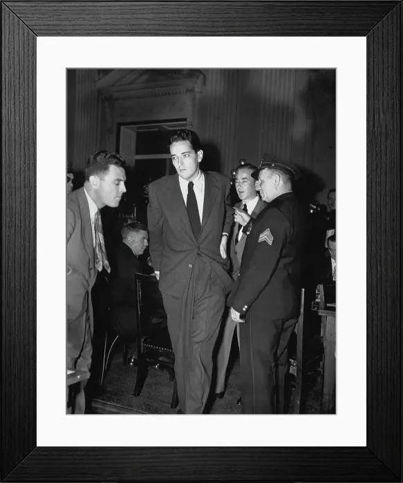 Framed Print : Ring Lardner Jr Leaving HUAC Hearing Framed Print : Ring Lardner Jr Leaving HUAC Hearing
