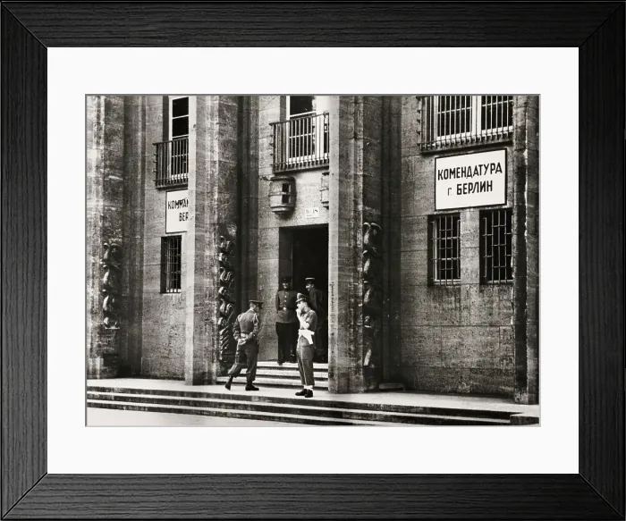 Framed Print : Four Guards Outside Kommandatura Berlin Framed Print : Four Guards Outside Kommandatura Berlin