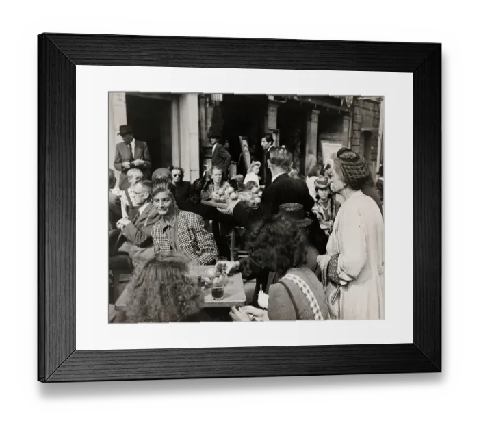 Framed Print : Green Apples Served At Berlin Cafe Framed Print : Green Apples Served At Berlin Cafe