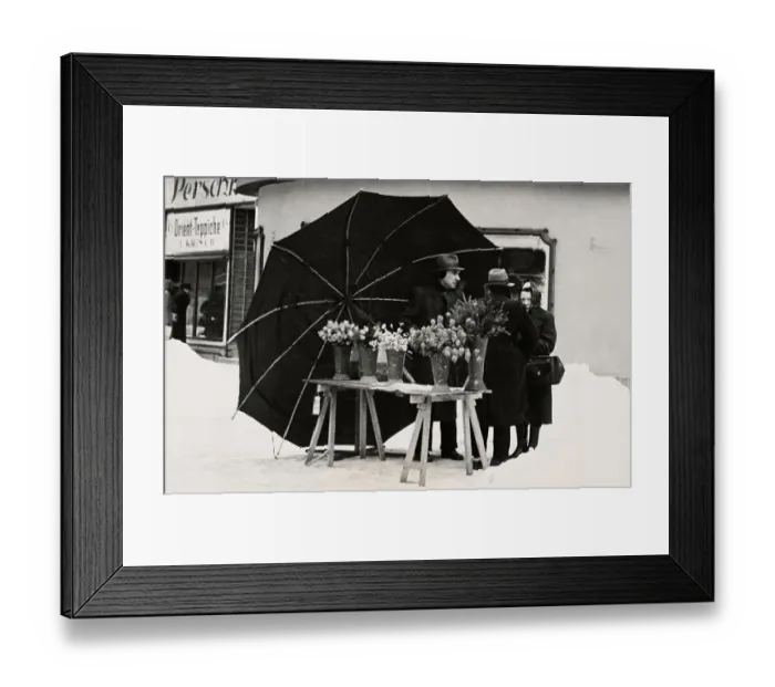 Framed Print : Flower Vendor In Berlin Framed Print : Flower Vendor In Berlin