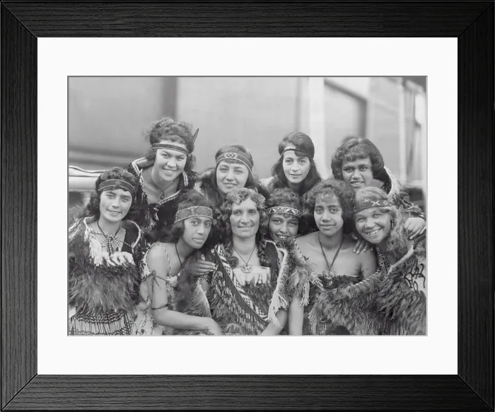 Framed Print : Maori Women Framed Print : Maori Women