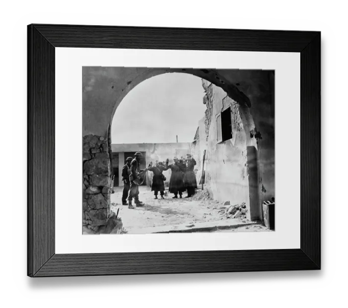 Framed Print : British Capture German Soldiers In Libya Framed Print : British Capture German Soldiers In Libya