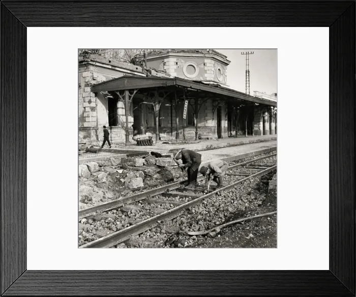 Framed Print : Children Working At Caserta Railway Station Framed Print : Children Working At Caserta Railway Station