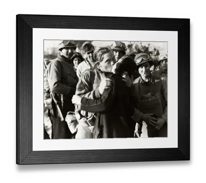 Framed Print : US Soldier Kissing Italian Woman