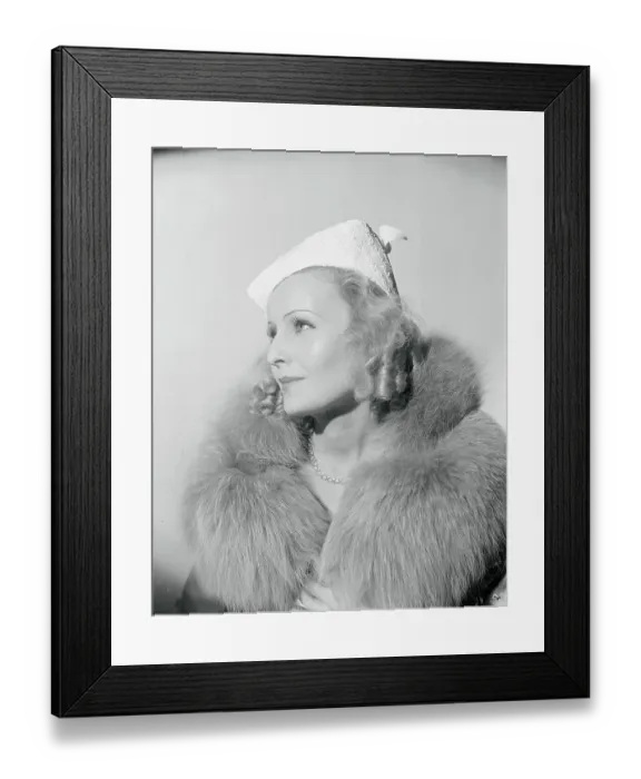 Framed Print : Portrait of Lilian Harvey Framed Print : Portrait of Lilian Harvey