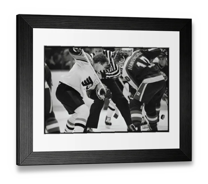 Framed Print : Dale Hawerchuk and Bobby Clarke Facing Off Framed Print : Dale Hawerchuk and Bobby Clarke Facing Off