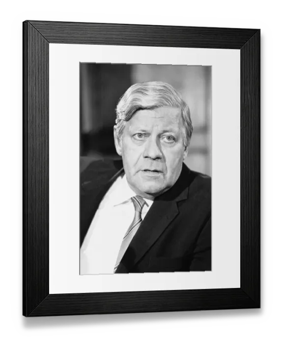 Framed Print : Portrait of Helmut Schmidt Framed Print : Portrait of Helmut Schmidt