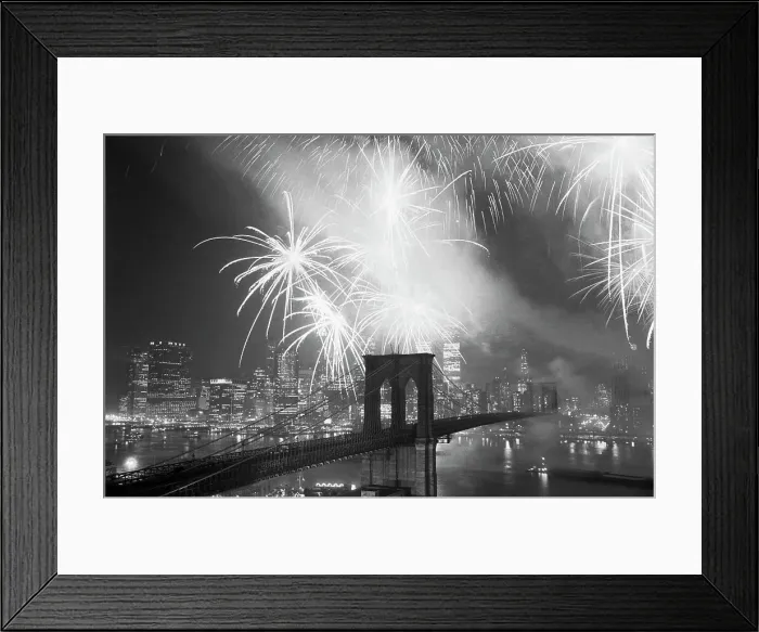 Framed Print : Fireworks over the Brooklyn Bridge Framed Print : Fireworks over the Brooklyn Bridge