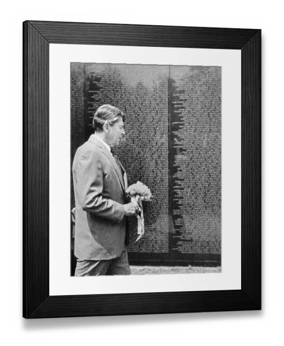 Framed Print : President Reagan Visiting Vietnam Veterans Memorial Framed Print : President Reagan Visiting Vietnam Veterans Memorial
