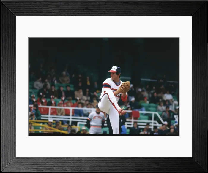 Framed Print : Chicago White Sox Player Floyd Bannister in Pitching Position Framed Print : Chicago White Sox Player Floyd Bannister in Pitching Position