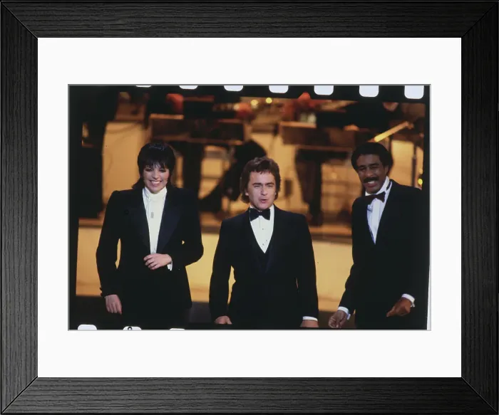 Framed Print : Liza Minnelli with Dudley Moore and Richard Prior Framed Print : Liza Minnelli with Dudley Moore and Richard Prior