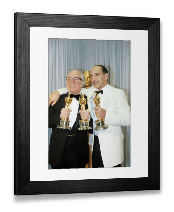 Framed Print : Richard Attenborough and Ben Kingsley with Oscars Framed Print : Richard Attenborough and Ben Kingsley with Oscars